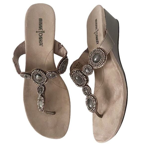 Minnetonka Women’s 9‎ Pewter Gray Leather  Beaded Stone Wedge Thong Sandals - Picture 1 of 9